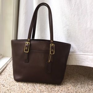 Beautiful Legacy Market brown Coach tote #9847
